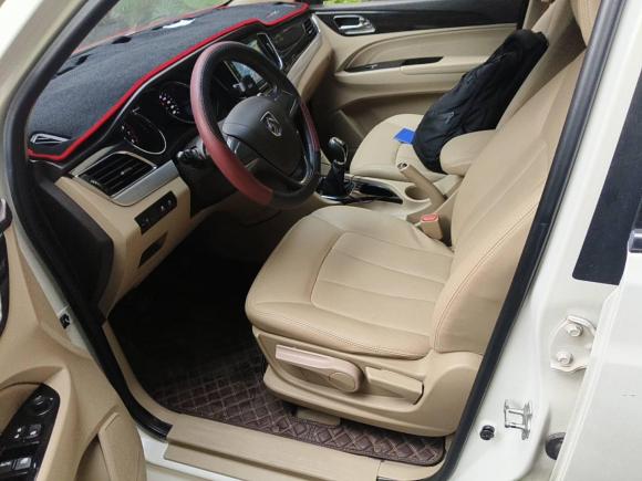 [广州·粤A] 二手宝骏宝骏7302016款 1.5L 手动舒适型 7座 国V