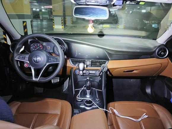 [武汉·鄂A] 二手阿尔法·罗密欧Giulia朱丽叶2017款 2.0T 280HP 豪华版