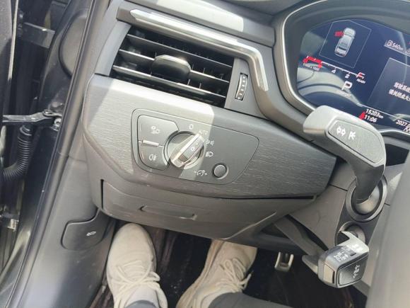 [无锡·苏B] 二手奥迪奥迪A4L2023款 40 TFSI 豪华动感型