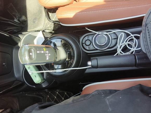 [上海·苏U] 二手MINIMINI2022款 1.5T COOPER 艺术家 五门版