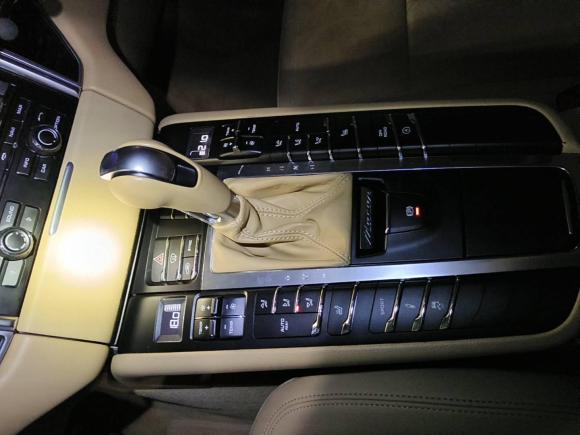 [广州·粤A] 二手保时捷Macan2016款 Macan 2.0T