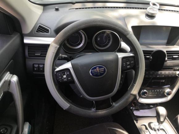 [南京·苏A] 二手奔腾奔腾X802013款 2.0L 自动豪华型