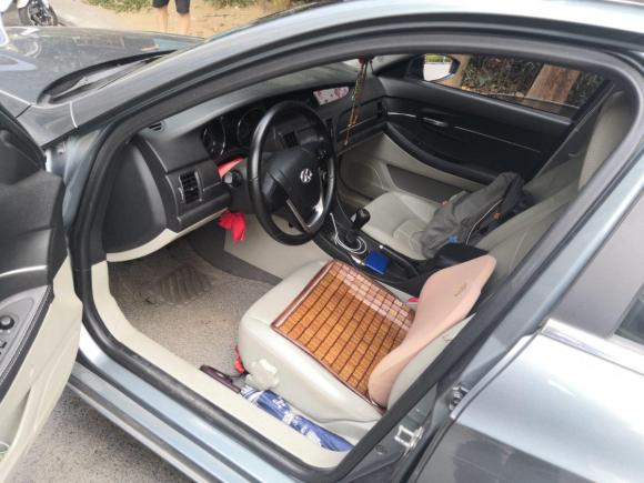 [成都·川A] 二手北京汽车绅宝D502014款 1.5L 手动舒适版