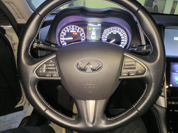[上海·沪A] 二手英菲尼迪英菲尼迪Q502014款 2.0T 豪华版