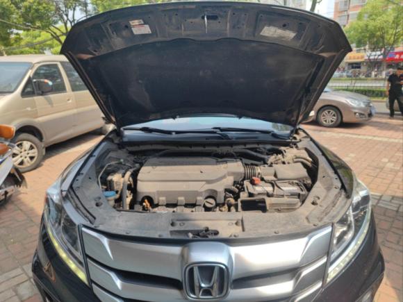 [南京·苏A] 二手本田歌诗图2016款 3.0L AWD尊贵导航版