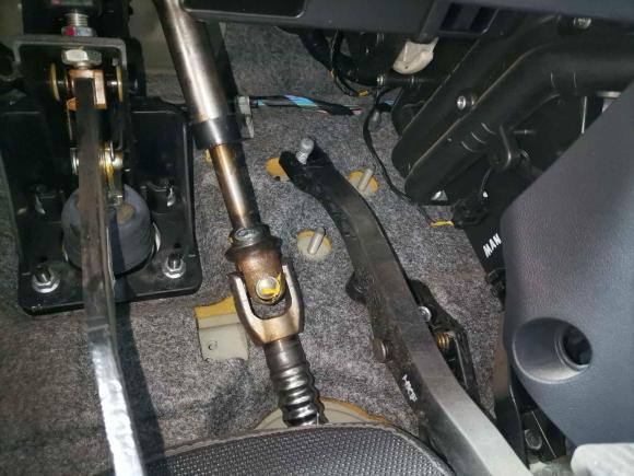 [上海·沪D] 二手起亚佳乐2011款 2.0L 7座自动舒适版