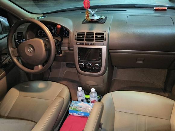 [济南·鲁A] 二手别克别克GL82014款 2.4L 经典版