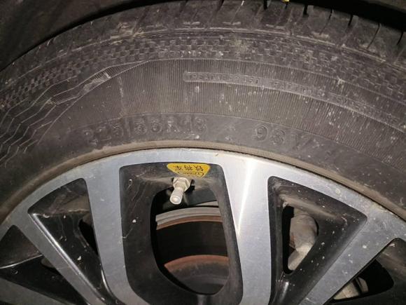 [武汉·鄂A] 二手三菱欧蓝德2016款 2.4L 四驱精英版 5座