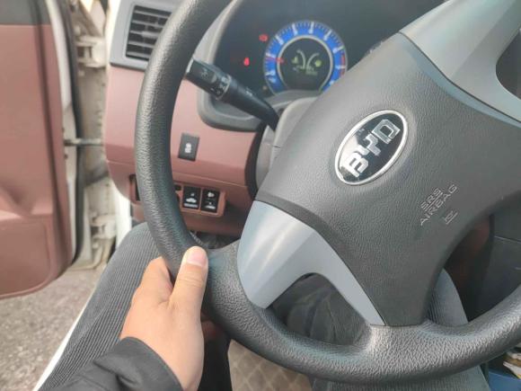 [苏州·苏U] 二手比亚迪速锐2015款 1.5L 自动舒适型