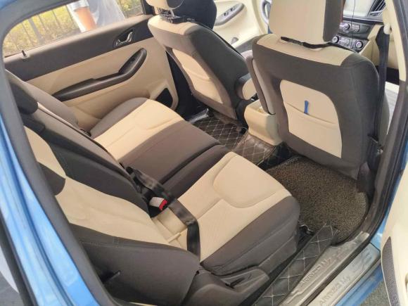 [南京·苏A] 二手奇瑞艾瑞泽M72015款 2.0L CVT宽悦版 232座