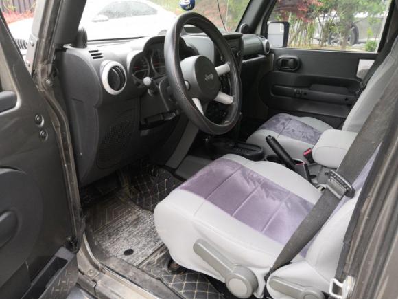 [青岛·鲁B] 二手Jeep牧马人2010款 3.8L Sahara 四门版