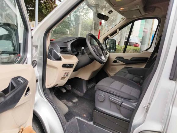 [上海·沪F] 二手上汽大通MAXUS新途V902019款 2.0T手动智达后驱双胎加长轴高顶15座