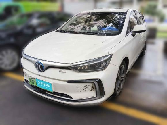 北汽新能源北京EU52018款 R500 智风版「深圳二手车」「天天拍车」