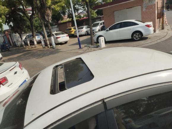 [上海·苏H] 二手荣威荣威3502014款 1.5L 手动迅捷版