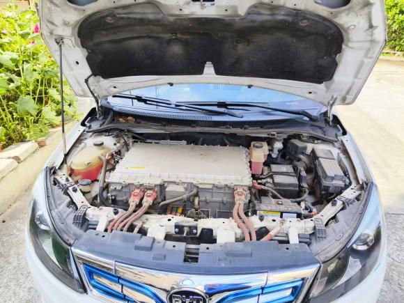 [南京·苏A] 二手比亚迪比亚迪e52016款 300 豪华型