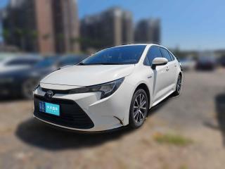 丰田雷凌2023款 智能电混双擎 1.8L 领先版