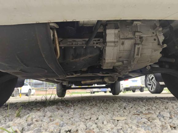 [无锡·苏B] 二手上汽大通MAXUS上汽大通MAXUS V802021款 2.0T 手动经典傲运通短轴中顶5/6座