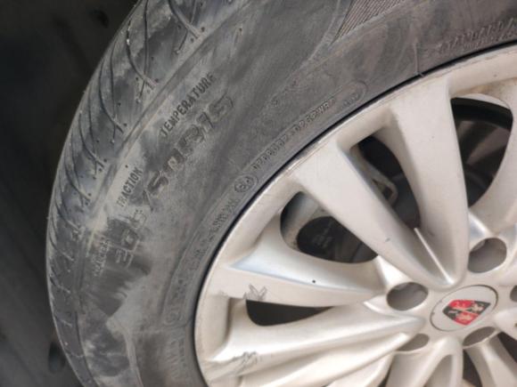 [青岛·鲁B] 二手荣威荣威Ei52018款 互联网豪华版