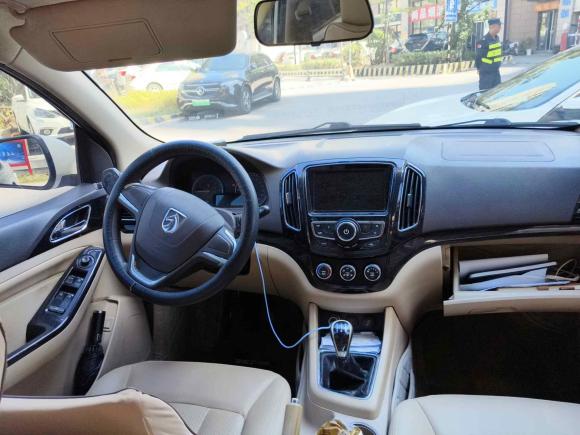 [青岛·鲁B] 二手宝骏宝骏7302014款 1.5L 手动舒适ESP版 7座