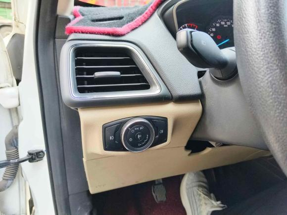 [无锡·苏B] 二手福特福睿斯2015款 1.5L 手动舒适型