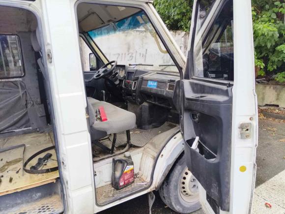 [上海·沪C] 二手依维柯依维柯得意2017款 2.5T A35客车5-7座47Z5