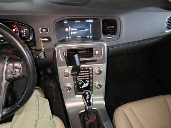 [杭州·皖A] 二手沃尔沃沃尔沃S602014款 S60L 2.0T 智远版