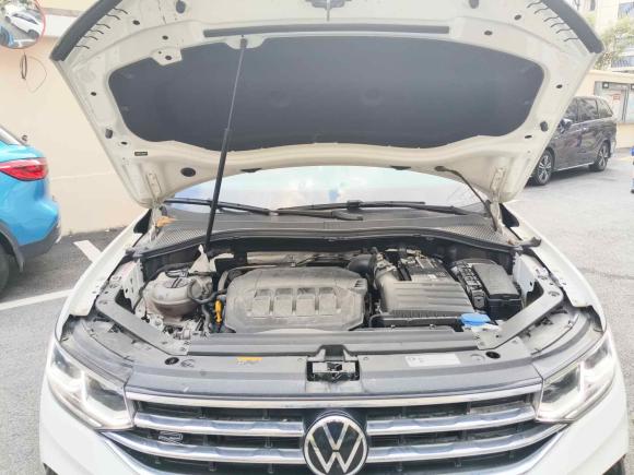 [上海·苏U] 二手大众途观X2022款 330TSI 两驱尊崇旗舰版