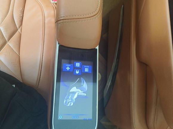 [上海·沪A] 二手奔驰奔驰V级2018款 V 260 L 尊贵加长版 国VI