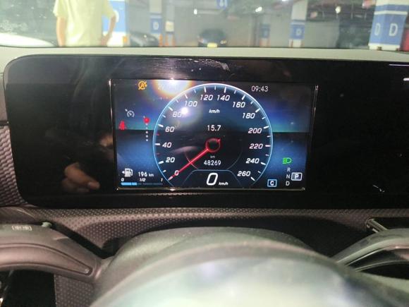 [上海·沪C] 二手奔驰奔驰A级2019款 改款 A 180 L 运动轿车