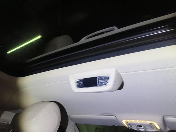 [深圳·粤B] 二手奔驰奔驰V级2020款 V 260 尊贵版