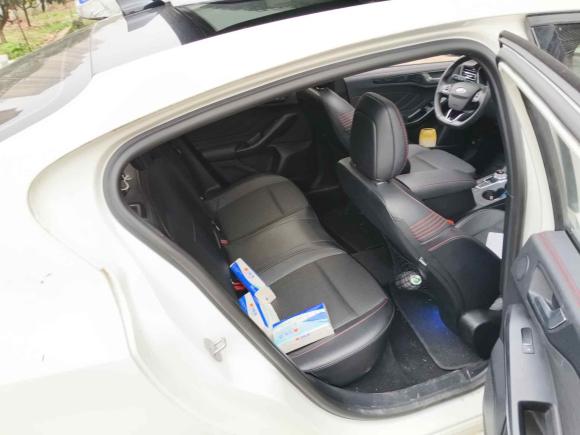 [南通·苏F] 二手福特福克斯2021款 三厢 EcoBoost 180 自动ST Line