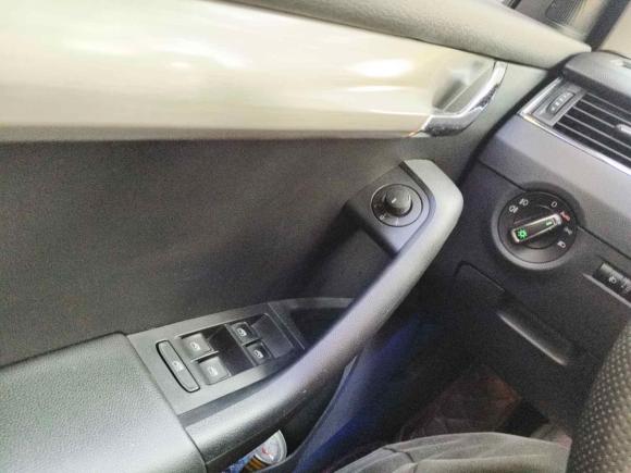 [成都·川A] 二手斯柯达明锐2018款 1.6L 手动舒适版