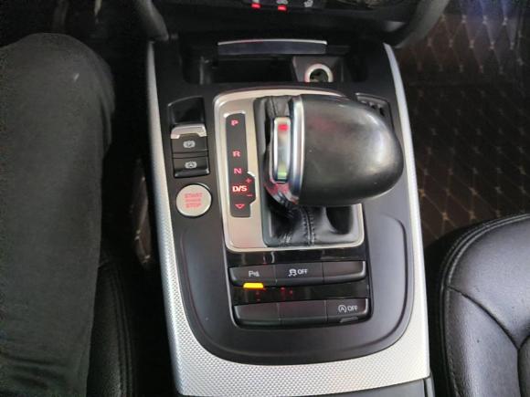 [武汉·鄂H] 二手奥迪奥迪A4L2016款 35 TFSI 典藏版 自动标准型