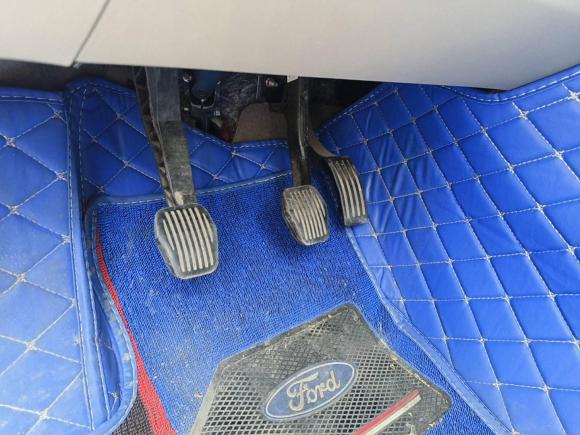 [义乌·浙G] 二手福特福克斯2012款 三厢 1.6L 手动舒适型