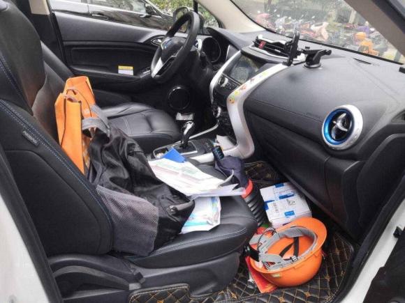 [无锡·苏B] 二手比亚迪元新能源2018款 EV360 智联炫酷型