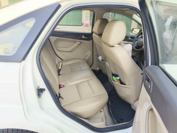 [西安·陕A] 二手福特福克斯2012款 三厢经典 1.8L 自动时尚型