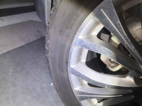 [成都·川A] 二手陆风陆风X72015款 2.0T 全景尊贵版