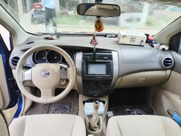 [南京·苏A] 二手日产骊威2010款 劲逸版 1.8L 手动标准型