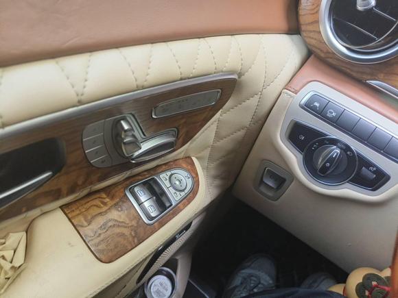 [上海·沪A] 二手奔驰奔驰V级2018款 V 260 L 尊贵加长版 国VI