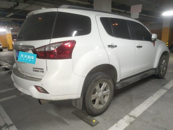 [成都·川A] 二手五十铃五十铃mu-X2017款 2.5T 两驱自动尊享型 7座