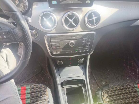 [西安·陕A] 二手奔驰奔驰GLA2016款 GLA 220 4MATIC 时尚型