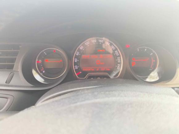 [北京·冀A] 二手雪铁龙雪铁龙C52014款 2.0L 自动尊享型