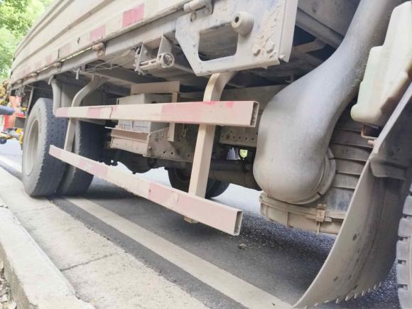 [武汉·鄂A] 二手江汽集团凌铃2014款 1.8T长轴版载重型双排4A1-68C43