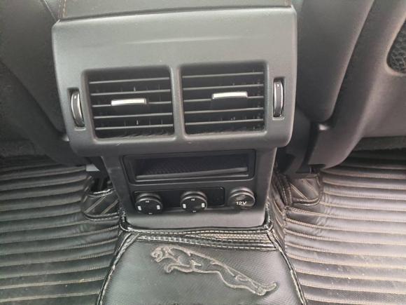 [南京·苏A] 二手捷豹捷豹F-PACE2016款 2.0T 两驱都市尊享版