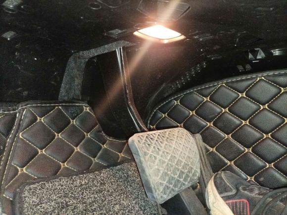 [义乌·浙G] 二手奔驰奔驰E级2015款 改款 E 260 L 运动豪华型