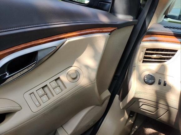 [上海·沪J] 二手别克君越2009款 2.4L豪华版