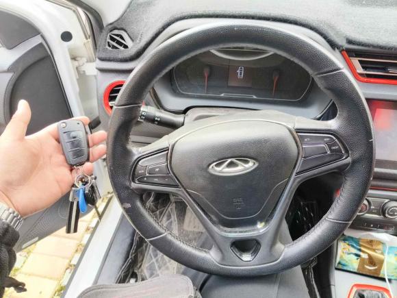 [合肥·陕E] 二手奇瑞瑞虎3x2017款 1.5L 手动时尚版