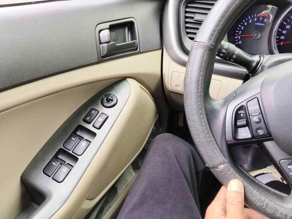 [芜湖·皖B] 二手起亚起亚K52012款 2.0L 手动GL