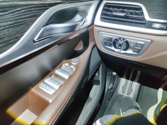 [上海·沪F] 二手宝马宝马7系2018款 740Li 领先型 M运动套装