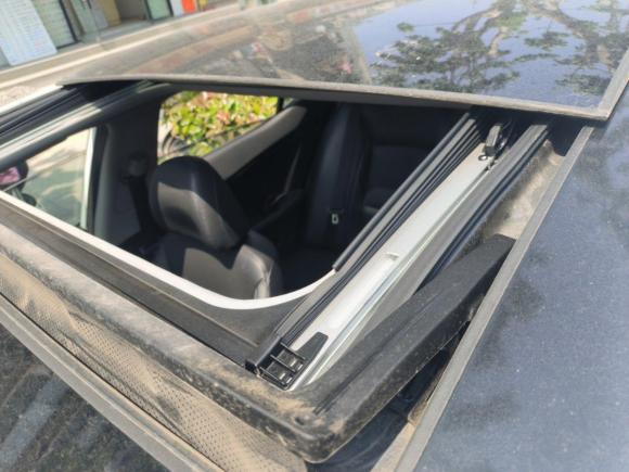 [上海·苏A] 二手起亚起亚K52015款 2.0L 自动LUX